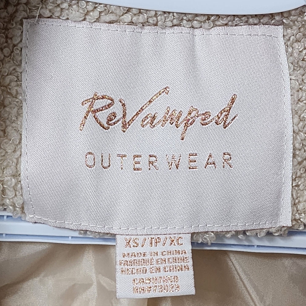 "Like NEW" ReVamped Fleece Shepra Jacket - Picture 6 of 7